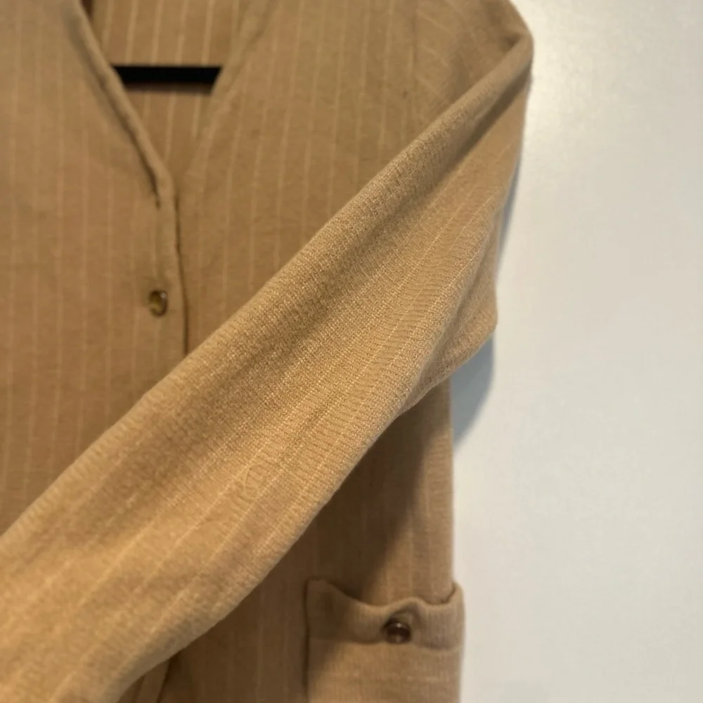 Vintage 40s Womens Dalton Turners Virgin Cashmere Brass Button Cardigan Sweater.